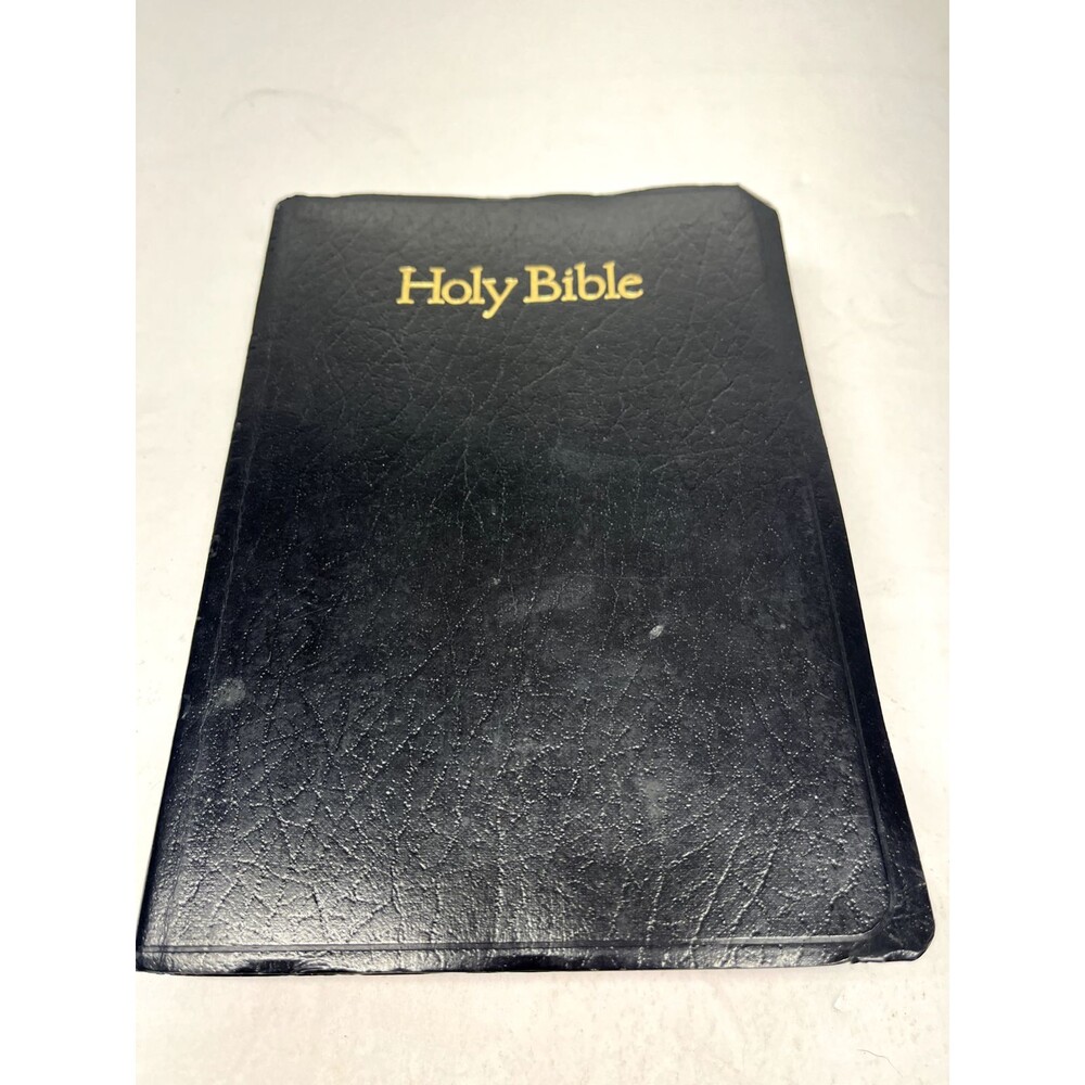 Regency Holy Bible The New King James Version Red Letter Concordance 162M